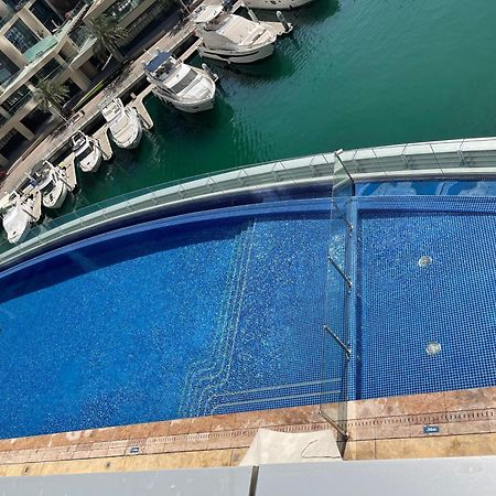 دبي Cayan Tower Luxury Apartment With Sea View المظهر الخارجي الصورة