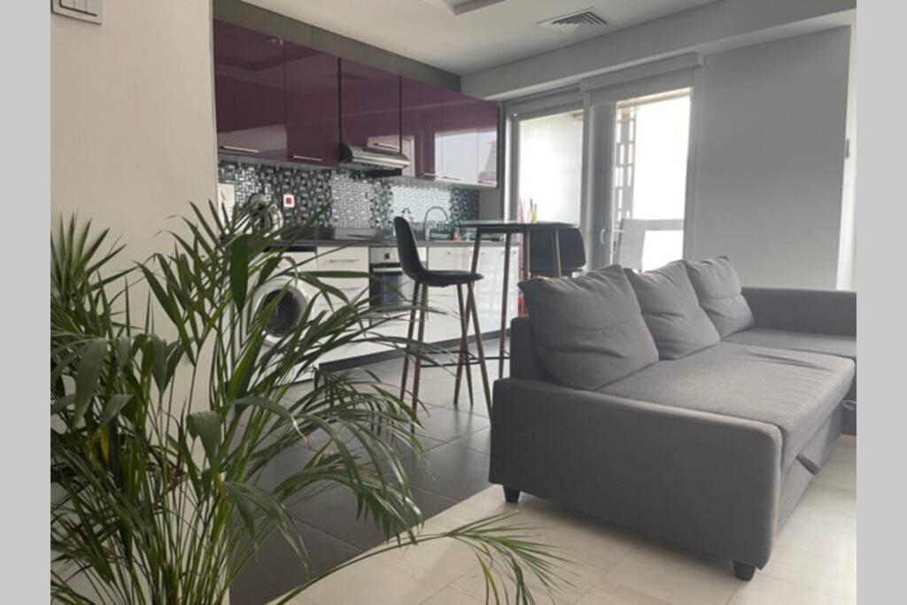 دبي Cayan Tower Luxury Apartment With Sea View المظهر الخارجي الصورة