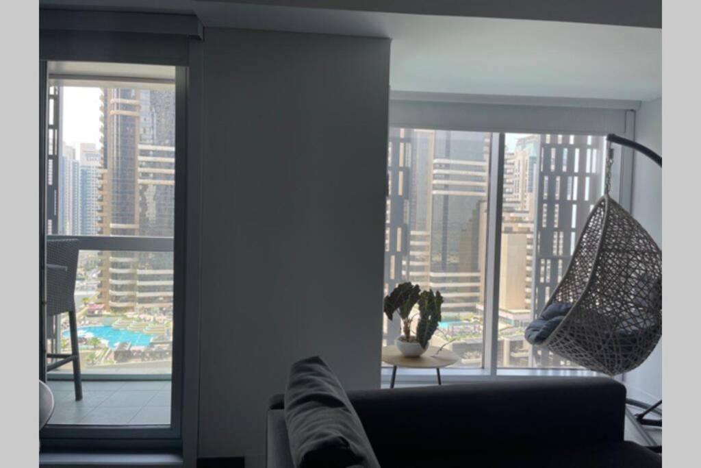 دبي Cayan Tower Luxury Apartment With Sea View المظهر الخارجي الصورة