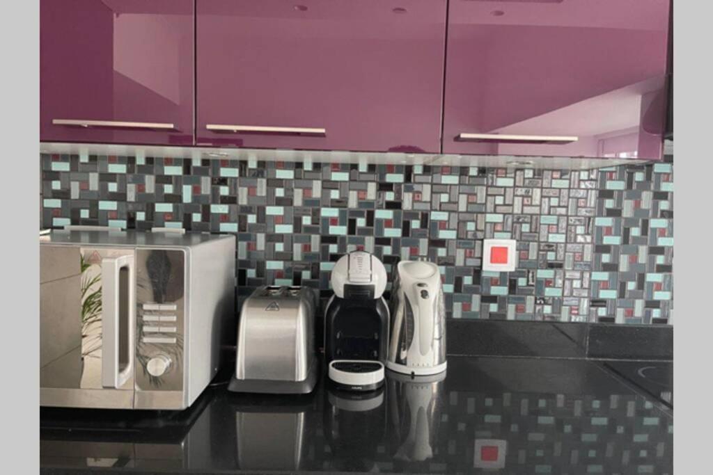 دبي Cayan Tower Luxury Apartment With Sea View المظهر الخارجي الصورة